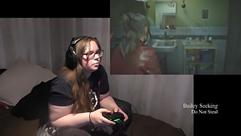 Schau Zu, Wie Dieser Gamer Sich Während Einer Durchspielung Von Resident Evil 2 Auszieht