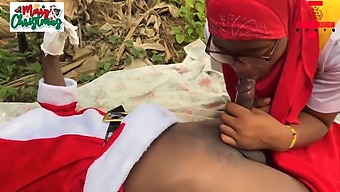Nigerian Farmers' Romantic Encounter On Farm. Subscribe For More.