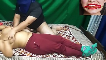 Vidéo Réelle D'Un Salon De Massage Indien Avec Une Fin Heureuse