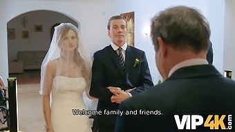 Video Hd Di Una Sposa Sorpresa A Fare Sesso Con Il Suo Abito Da Sposa E Il Velo
