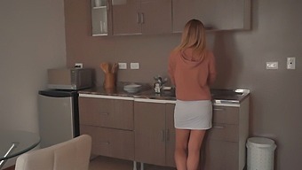Your Mother'S Mature Friend Seduces You At Her Home. Intimate Mature Pov Experience